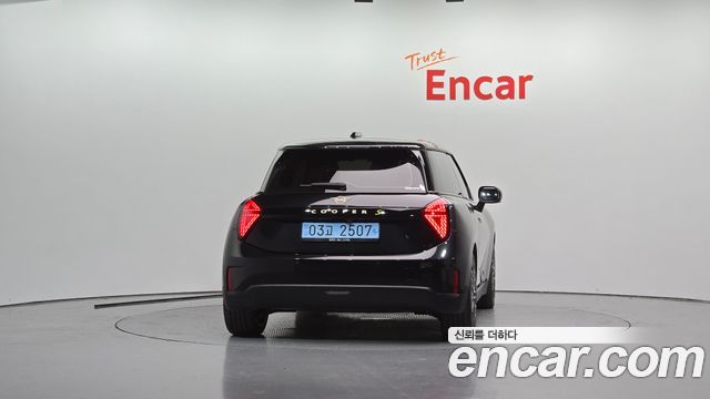 MINI Cooper Electric (IV) SE Favoured 2024 — фото 4
