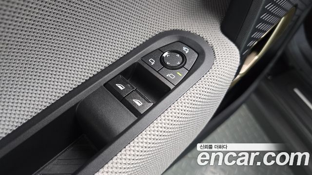 MINI Cooper Electric (IV) SE Favoured 2024 — фото 27