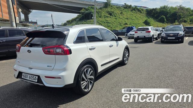 Kia Niro Noblesse 2017 — фото 4