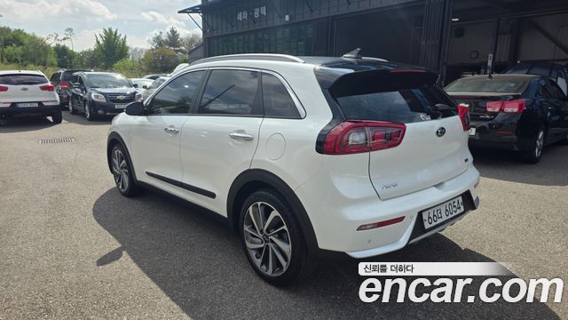 Kia Niro Noblesse 2017 — фото 6