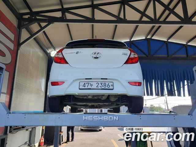 Hyundai Accent (New) Diesel 1.6 VGT Premium 2015 — фото 2