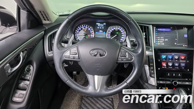 Infiniti Q50 3.5 Hybrid Essence 2016 — фото 13