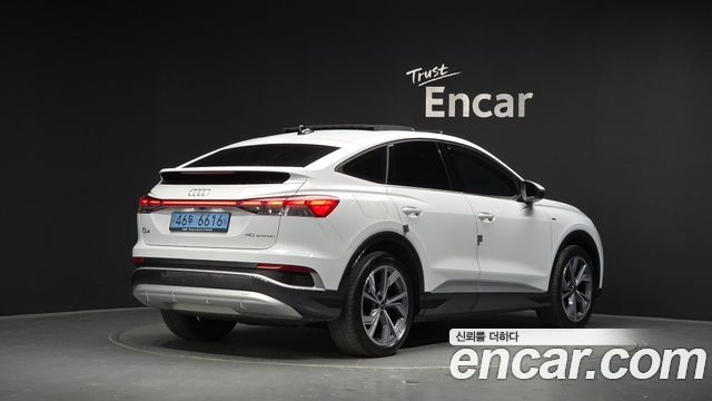 Audi Q4 e-tron (F4) 40 Premium Sportback 2023 — фото 2