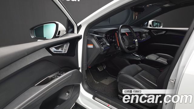 Audi Q4 e-tron (F4) 40 Premium Sportback 2023 — фото 10
