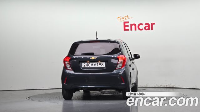 Chevrolet Spark LT 2022 — фото 4
