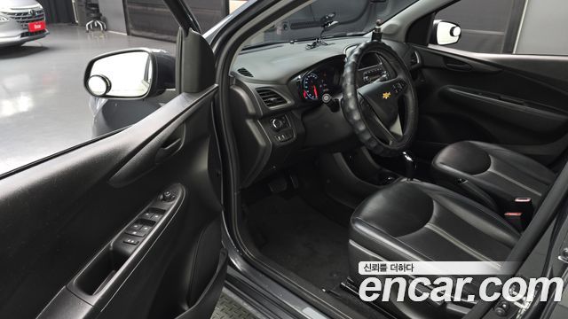 Chevrolet Spark LT 2022 — фото 10