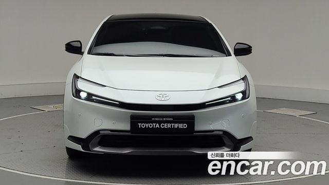 Toyota Prius (V) 2.0 XLE AWD 2026 — фото 3