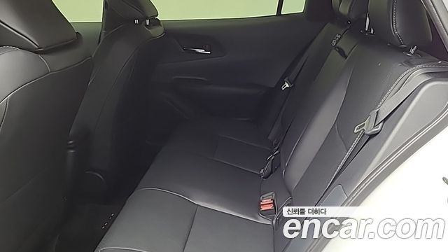Toyota Prius (V) 2.0 XLE AWD 2026 — фото 15