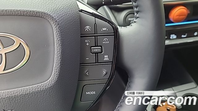 Toyota Prius (V) 2.0 XLE AWD 2026 — фото 22