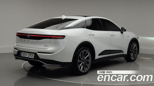 Toyota Crown Crossover 2.5 4WD Hybrid 2025 — фото 2