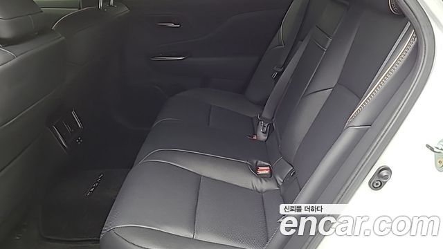 Toyota Crown Crossover 2.5 4WD Hybrid 2025 — фото 15