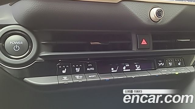 Toyota Crown Crossover 2.5 4WD Hybrid 2025 — фото 21