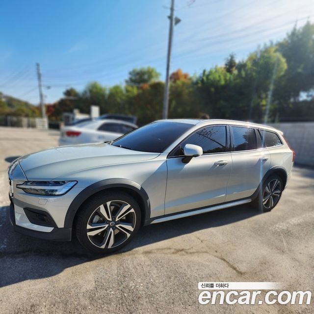 Volvo V60 Cross Country (II) T5 Pro AWD