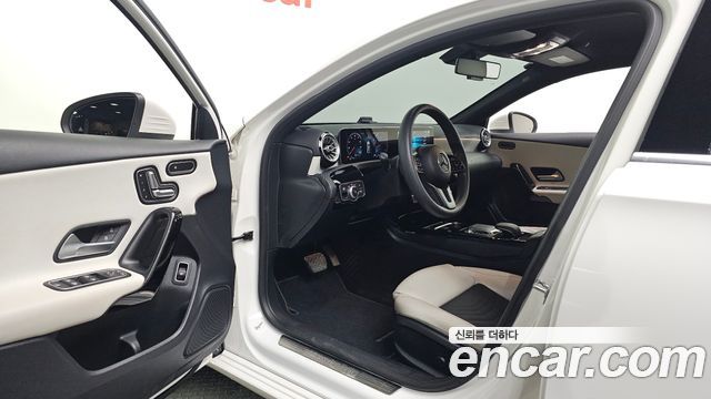 Mercedes-Benz A-Class (W177) A220 Sedan 2020 — фото 10