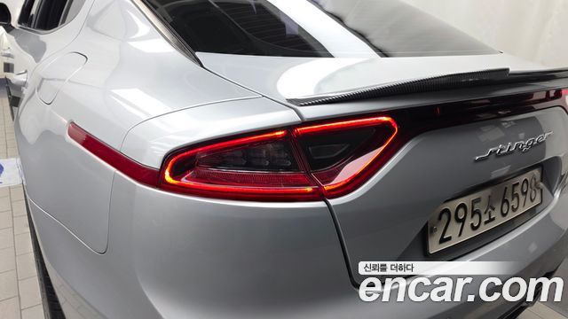 Kia Stinger 3.3 Turbo 2WD GT 2018 — фото 23