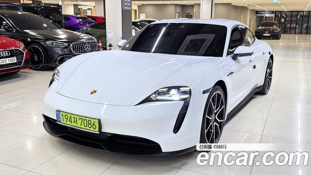 Porsche Taycan Base