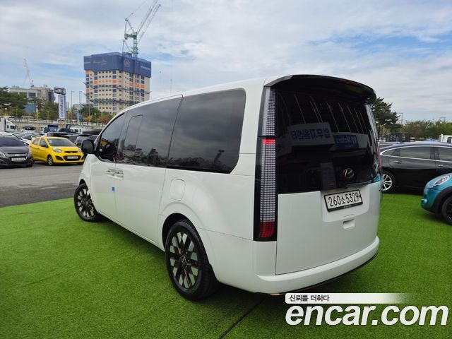 Hyundai Staria 4WD Lounge 9-Seater Prestige 2023 — фото 4