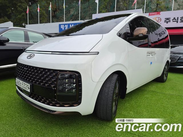 Hyundai Staria 4WD Lounge 9-Seater Prestige 2023 — фото 5