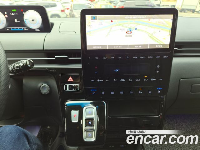 Hyundai Staria 4WD Lounge 9-Seater Prestige 2023 — фото 16