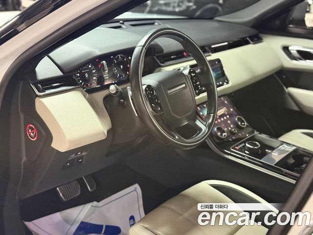 Land Rover Range Rover Velar 3.0 D300 R-Dynamic SE 2018 — фото 10