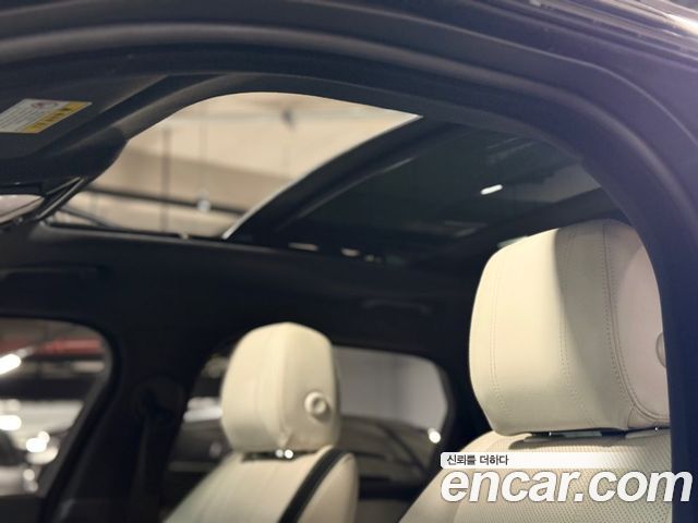 Land Rover Range Rover Velar 3.0 D300 R-Dynamic SE 2018 — фото 22