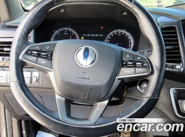 KG Mobility (SsangYong) Rexton Sports Khan Diesel 2.2 4WD Dynamic Edition (5-Link) 2021 — фото 8