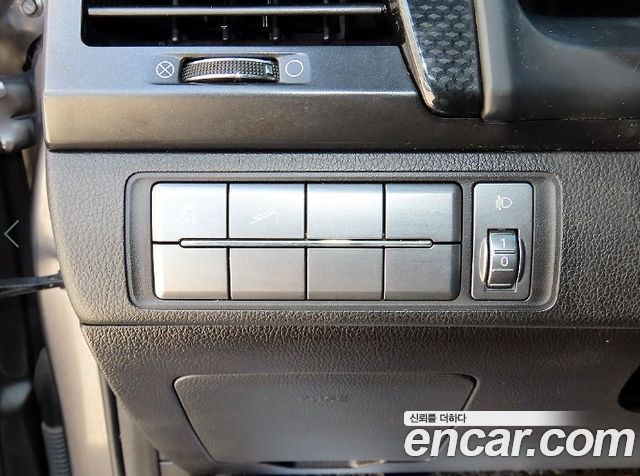 KG Mobility (SsangYong) Rexton Sports Khan Diesel 2.2 4WD Dynamic Edition (5-Link) 2021 — фото 15