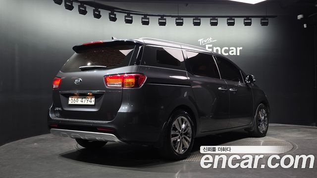 Kia Carnival 9-seater Prestige 2018 — фото 2