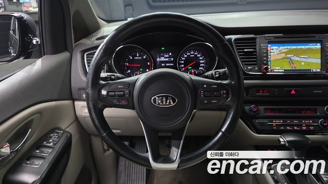 Kia Carnival 9-seater Prestige 2018 — фото 13
