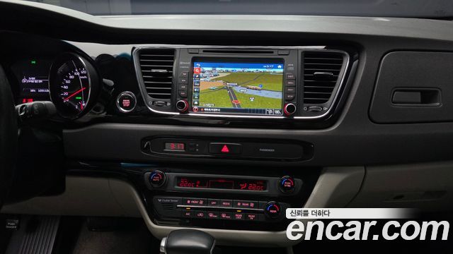 Kia Carnival 9-seater Prestige 2018 — фото 14