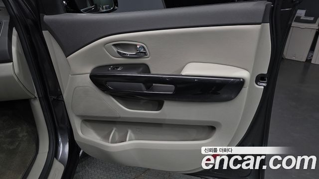 Kia Carnival 9-seater Prestige 2018 — фото 25