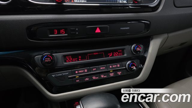 Kia Carnival 9-seater Prestige 2018 — фото 31