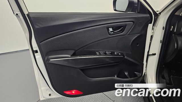 KG Mobility (SsangYong) Tivoli Air 1.5 A3 2WD 2022 — фото 24