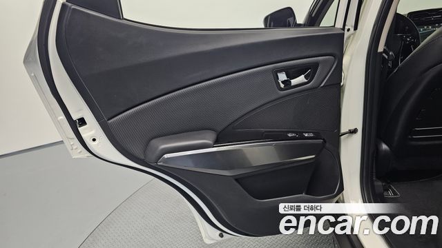 KG Mobility (SsangYong) Tivoli Air 1.5 A3 2WD 2022 — фото 25