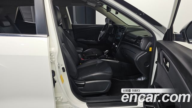 KG Mobility (SsangYong) Tivoli Air 1.5 A3 2WD 2022 — фото 26