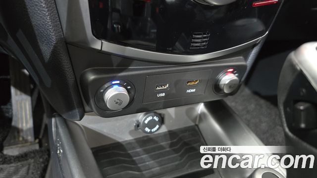 KG Mobility (SsangYong) Tivoli LX 2WD DLX 2015 — фото 17