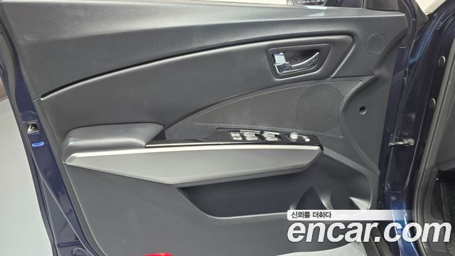 KG Mobility (SsangYong) Tivoli LX 2WD DLX 2015 — фото 24