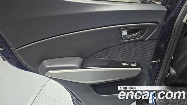 KG Mobility (SsangYong) Tivoli LX 2WD DLX 2015 — фото 25