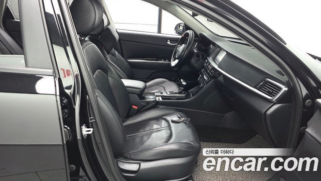 Kia K5 (II) 2.0 Prestige 2019 — фото 11