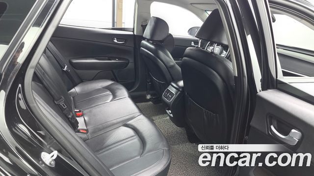 Kia K5 (II) 2.0 Prestige 2019 — фото 12