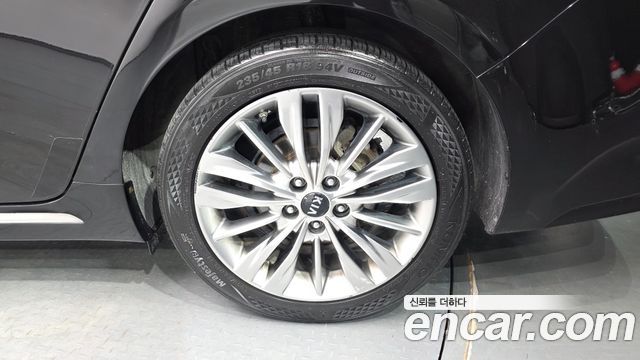 Kia K5 (II) 2.0 Prestige 2019 — фото 21
