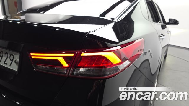 Kia K5 (II) 2.0 Prestige 2019 — фото 23