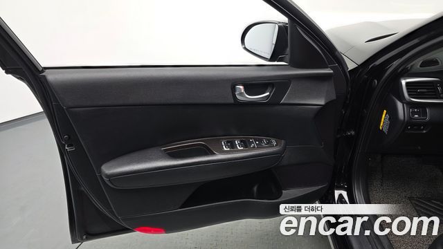 Kia K5 (II) 2.0 Prestige 2019 — фото 24
