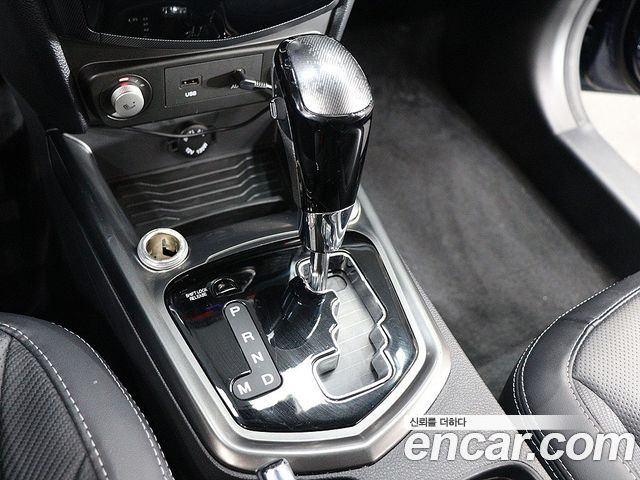 KG Mobility (SsangYong) Tivoli VX 2WD 2017 — фото 15