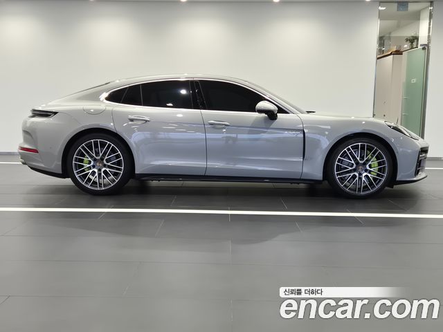 Porsche Panamera (976) 2.9 AWD E-Hybrid 2025 — фото 2