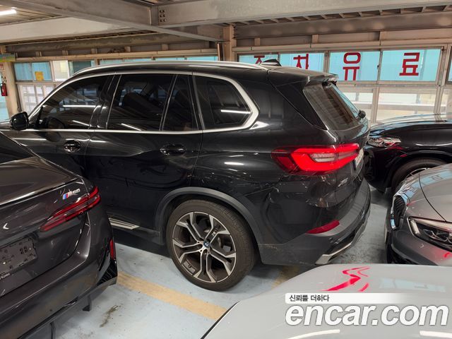 BMW X5 (G05) xDrive 45e xLine 2022 — фото 3