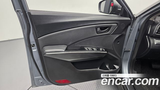 KG Mobility (SsangYong) Very New Tivoli Gasoline 1.5 2WD V3 2021 — фото 24