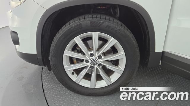 Volkswagen Tiguan 2.0 TDI Comfort 5N 2016 — фото 5