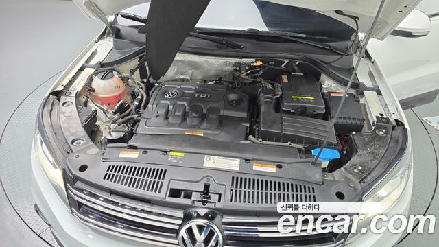 Volkswagen Tiguan 2.0 TDI Comfort 5N 2016 — фото 6