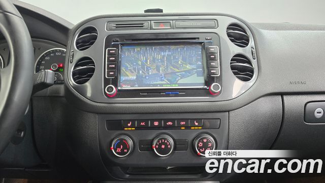 Volkswagen Tiguan 2.0 TDI Comfort 5N 2016 — фото 12